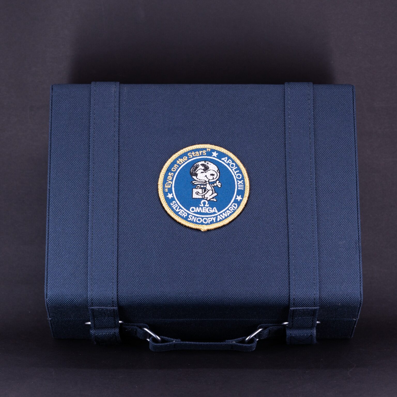 Omega-Speedmaster-50th-Silver-Snoopy-2023-8.jpg