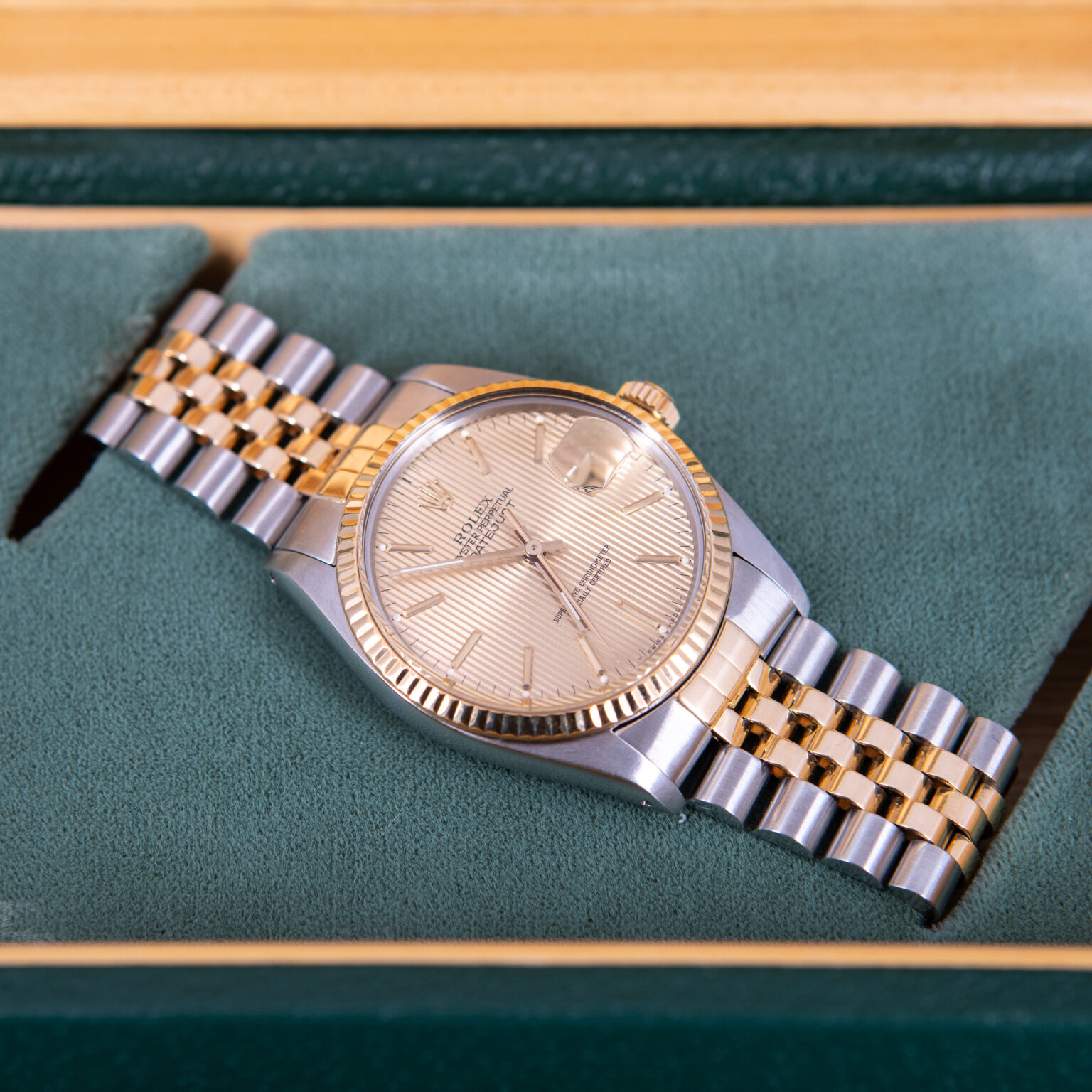 Rolex_Datejust_Tapestry_16013_1984-2.jpg