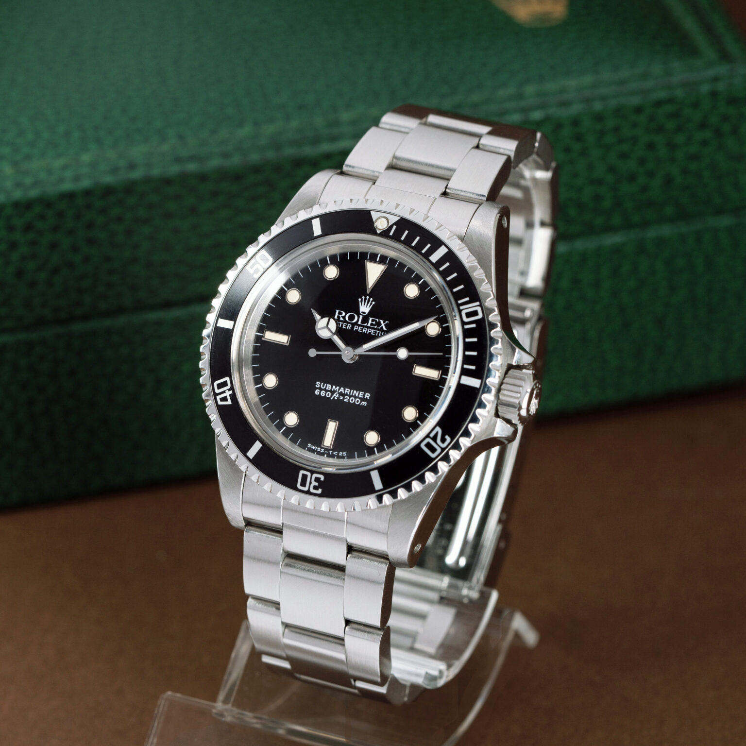 Rolex Submariner 5513 from 1990. Full-set with box and papers.