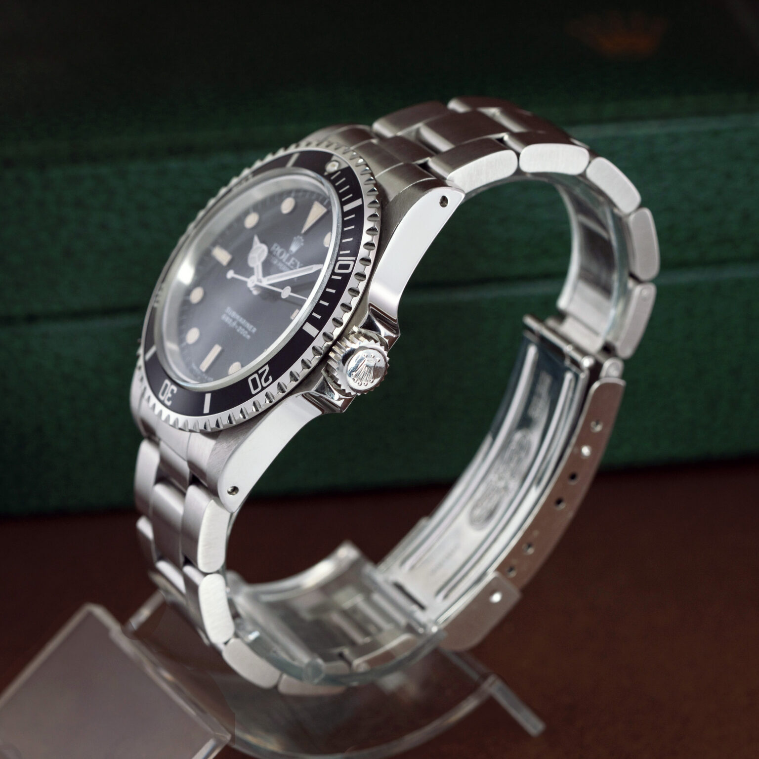 Rolex Submariner 5513 from 1990. Full-set with box and papers.