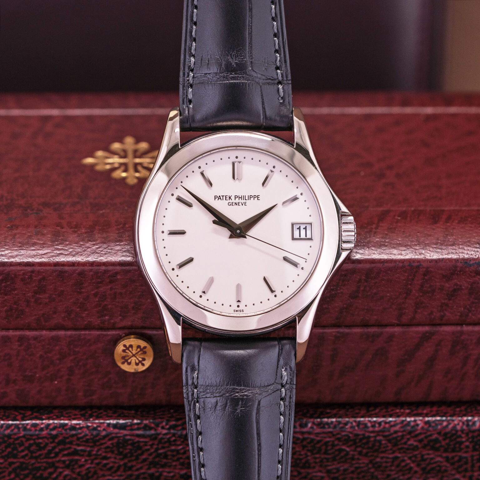 A classic 18k Patek Philippe Calatrava wristwatch ref. 5107G from 2006.