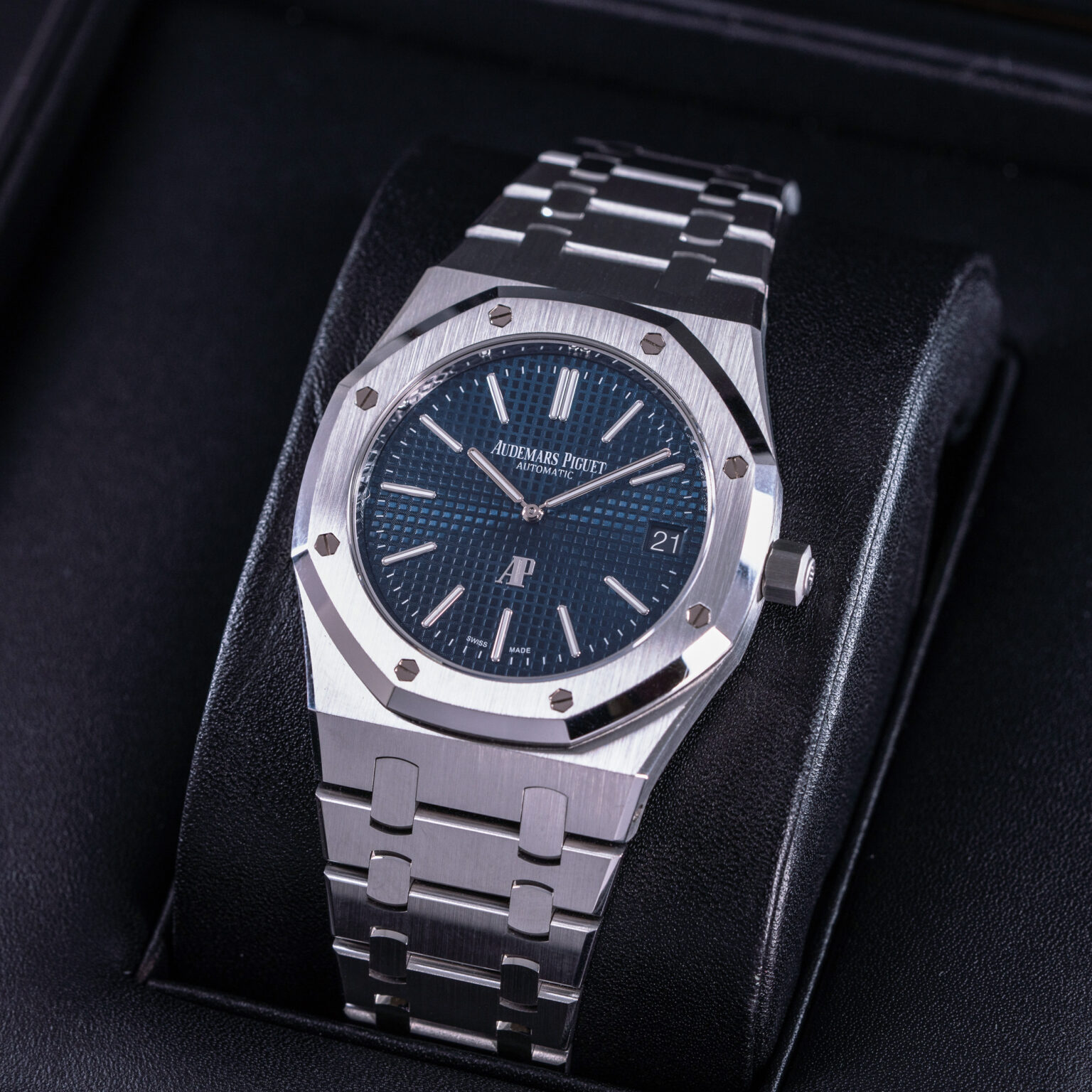 Audemars Piguet Royal Oak Extra Thin 39 ref. 15202ST from 2018.