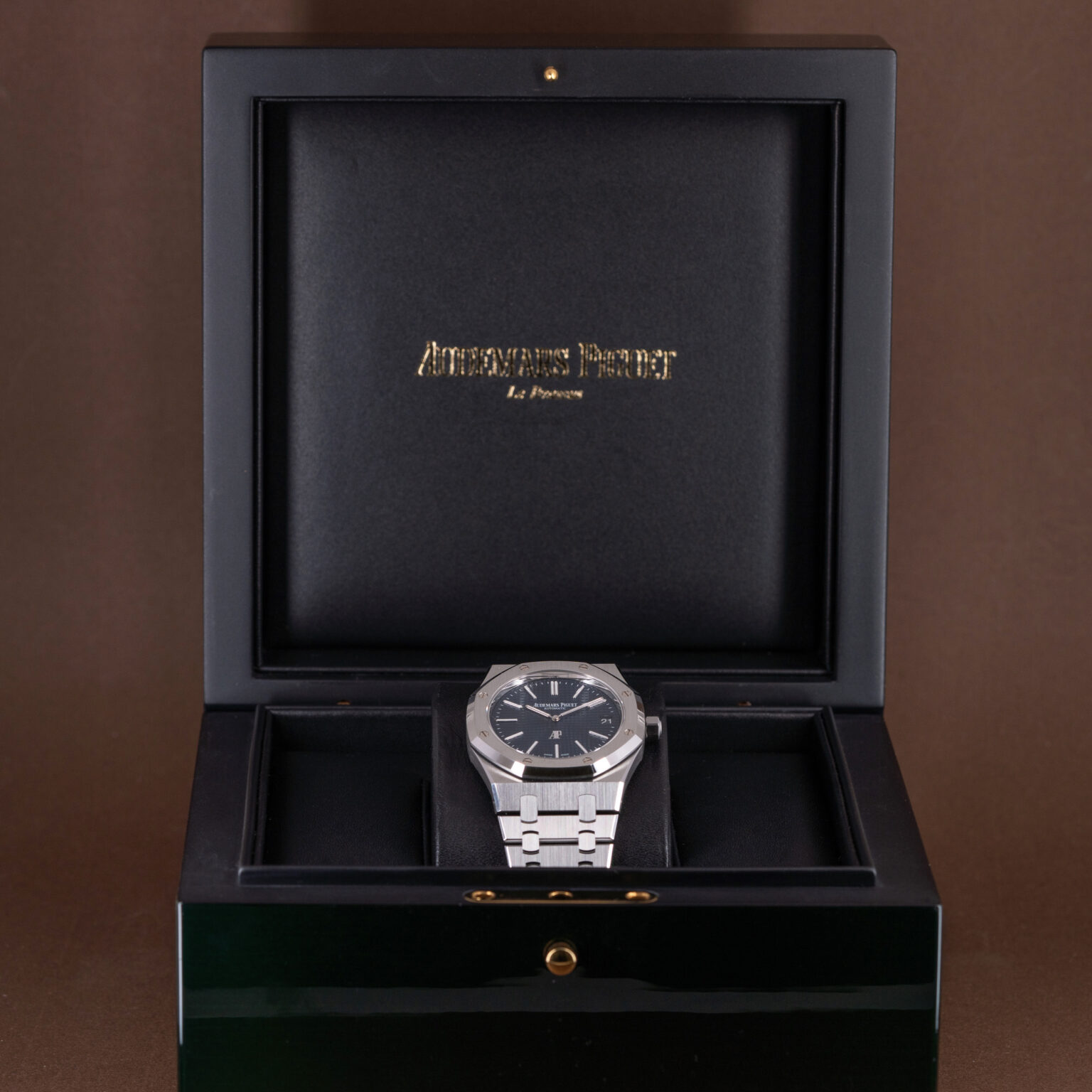 Audemars Piguet Royal Oak Extra Thin 39 ref. 15202ST from 2018.