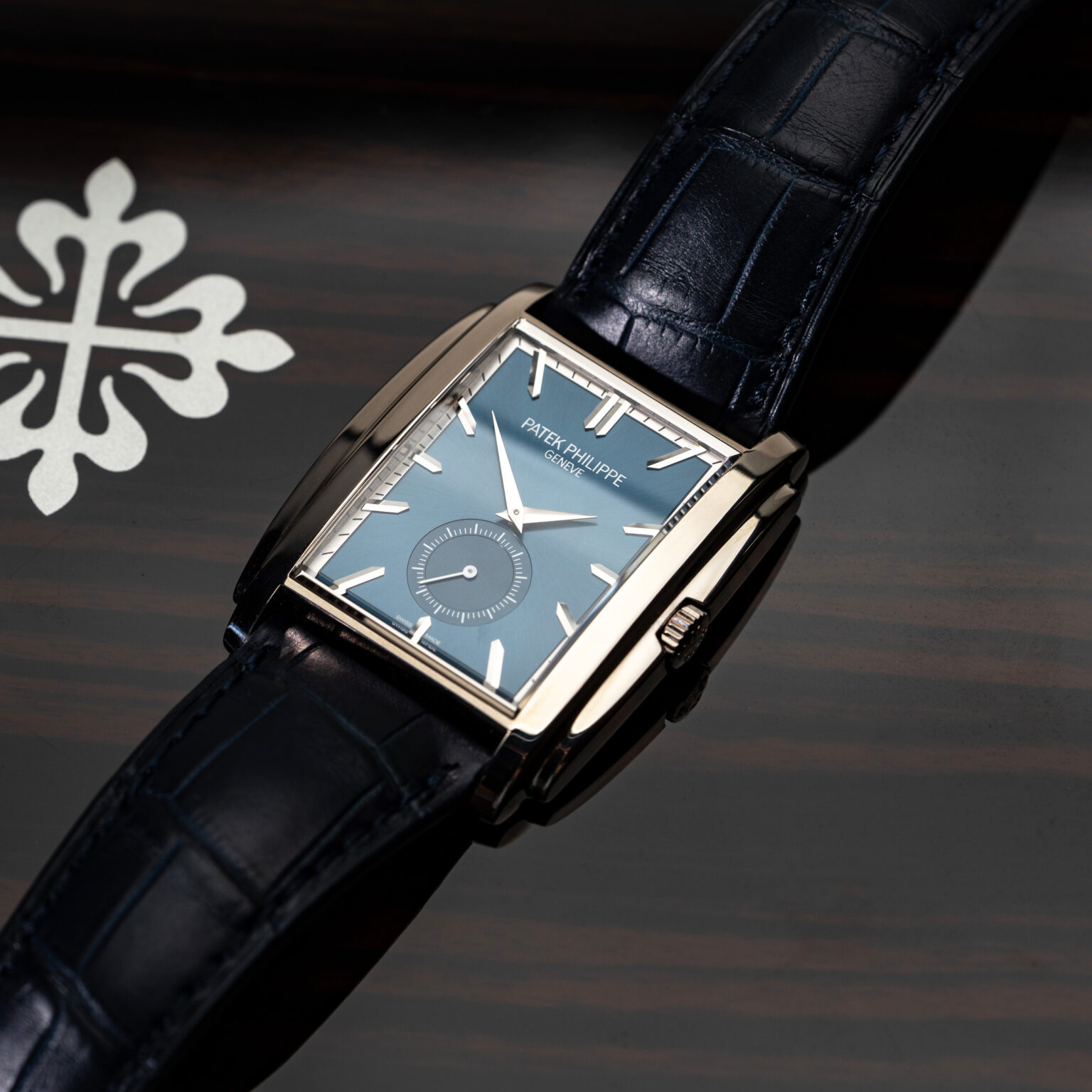 18k Patek Philippe Gondolo 5124G-011