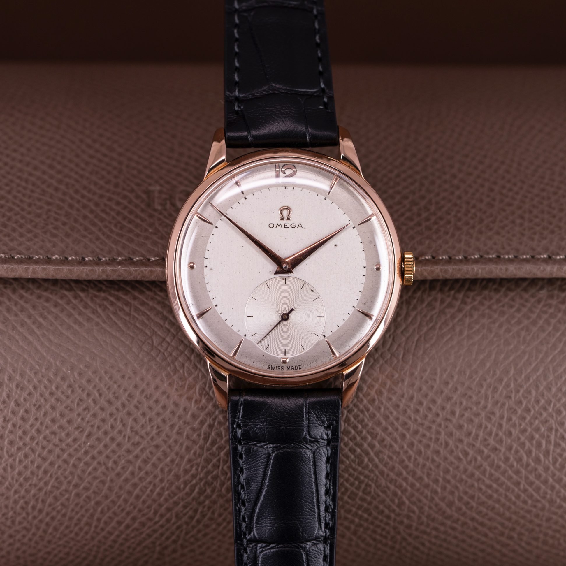 18k Omega Trésor Jumbo, ref. OT2687 from 1954.