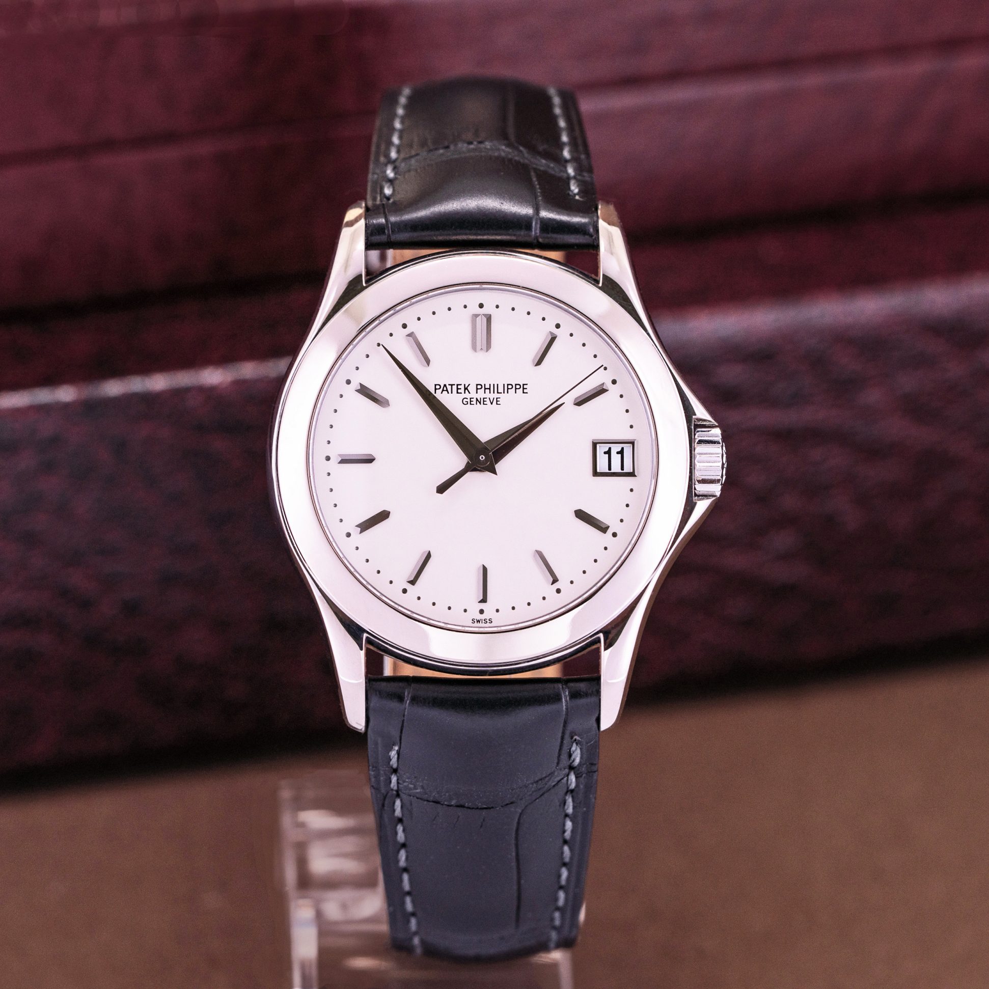 A classic 18k Patek Philippe Calatrava wristwatch ref. 5107G from 2006.