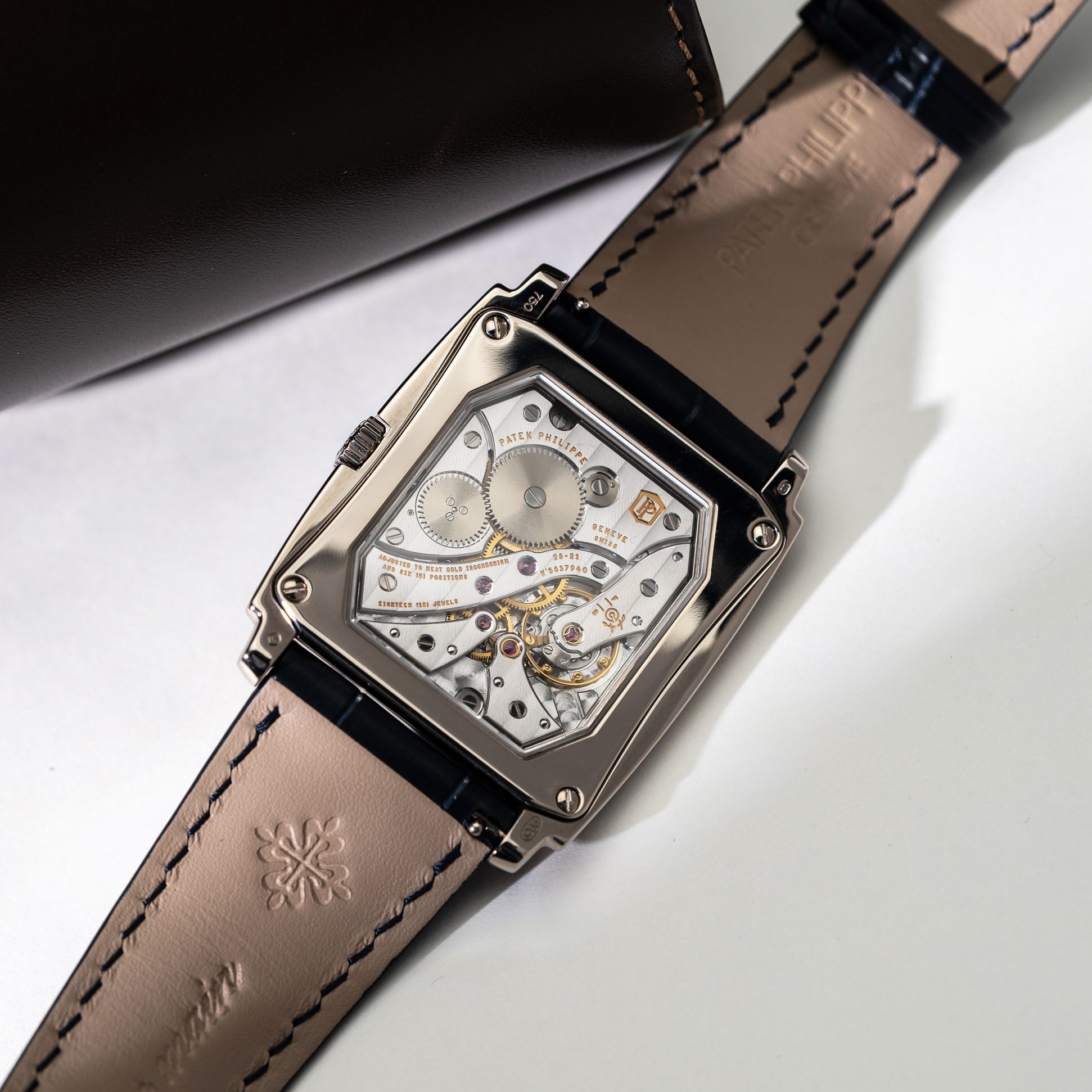 18k Patek Philippe Gondolo 5124G-011