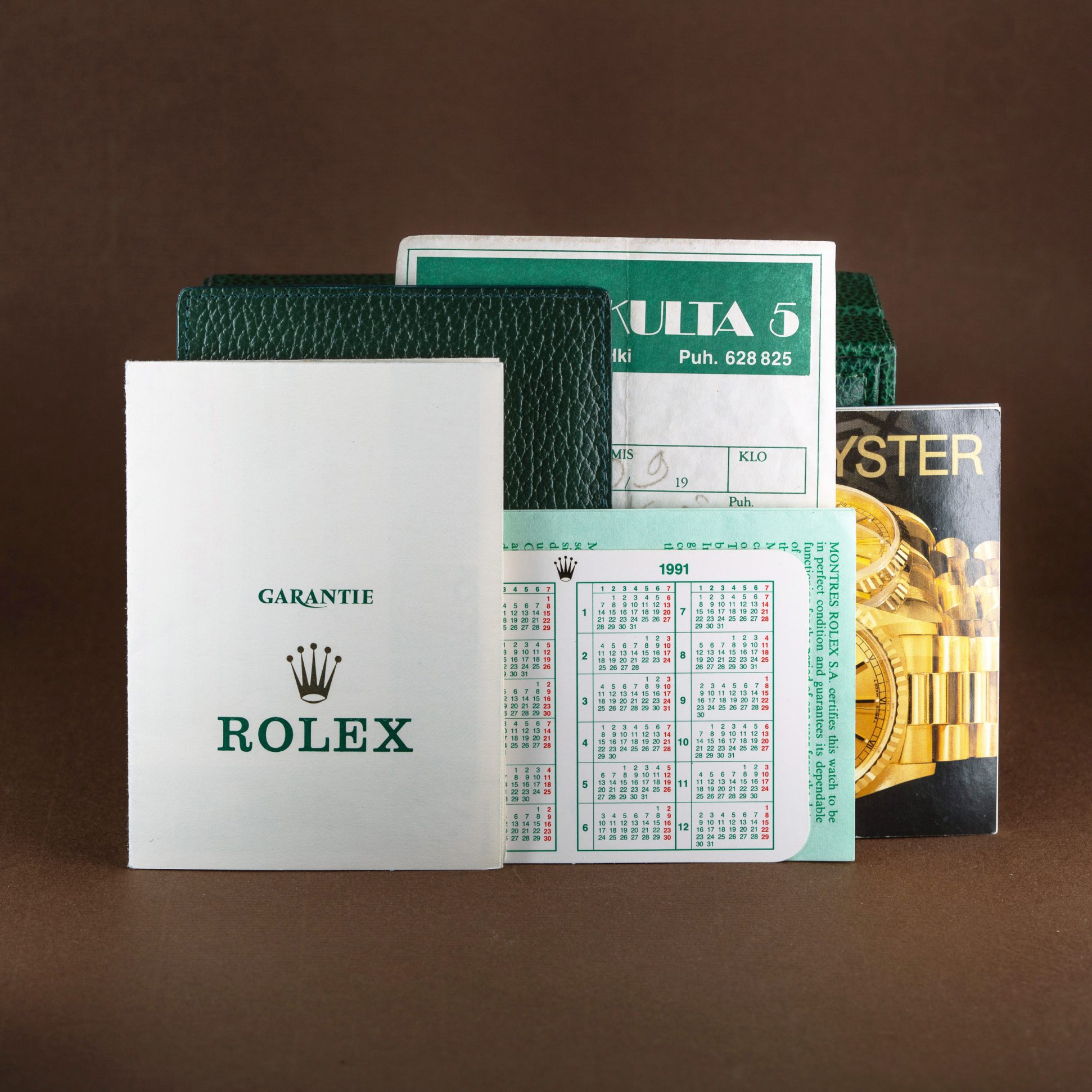 Rolex Submariner 5513 from 1990. Full-set with box and papers.