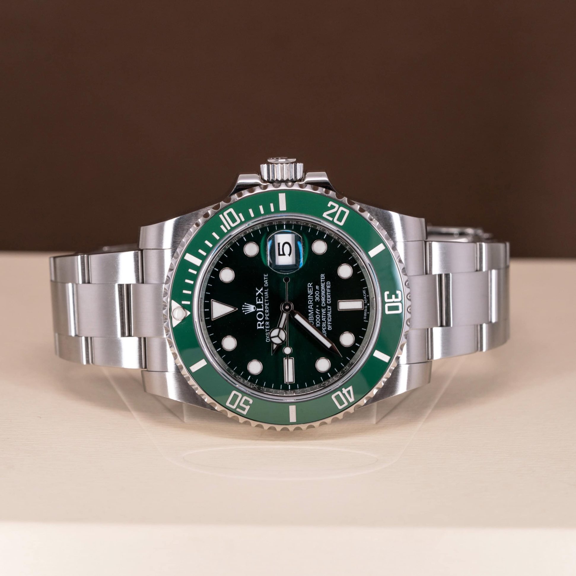 Rolex-Submariner-Hulk-116610LV-2015-05